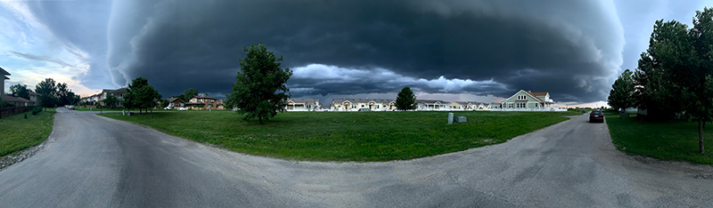 wide shelf cloud